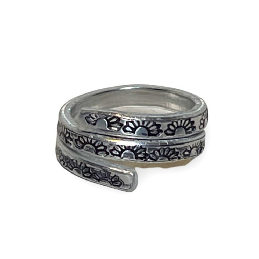 Handmade 7/8 stamped sunflower silver adjustable hypoallergenic‎ wrap ring